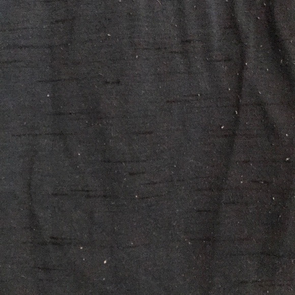 Liz Lange Maternity Tee - Picture 3 of 3